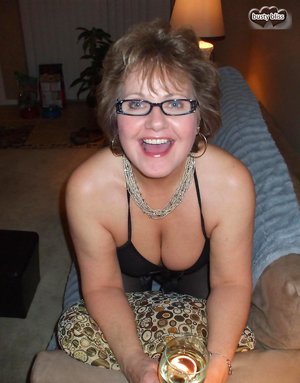 TAC Amateurs picture collection featuring Busty Bliss in toying cunt sex scene